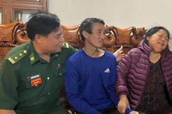 Chìm tàu cá, một ngư dân lênh đênh trên biển 8 giờ đã vào bờ an toàn
