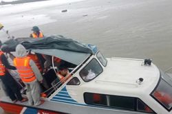 Bị sét đánh, một người rơi xuống sông Trường Giang mất tích