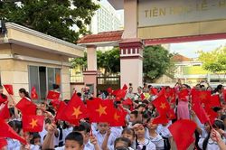 Sáp nhập 13 trường, một trường tiểu học có hơn 10.500 học sinh