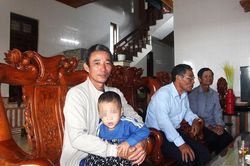 Tiết lộ 'sức mạnh' giúp thuyền trưởng tàu bị chìm gần 8 giờ vượt sóng dữ bơi vào bờ