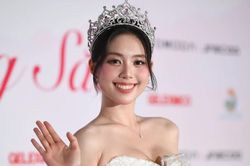 Dàn người đẹp rạng ngời trên thảm đỏ chung khảo Hoa hậu Việt Nam