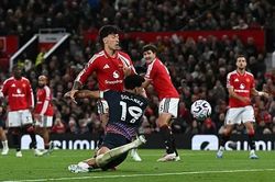 Hàng thủ mắc sai lầm, MU 'tặng' điểm cho Tottenham
