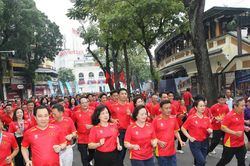 12 nghìn người phát động Phong trào toàn dân tập luyện thể thao