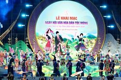 Chủ động gìn giữ văn hóa dân tộc mình