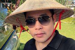 Ca sĩ Quang Lê tưới cây, thưởng thức quả trong vườn nhà triệu đô ở Mỹ