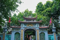 Phát huy giá trị di tích Phủ Ứng Thiên gắn với phát triển công nghiệp văn hóa