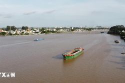 Triều cường sông Đồng Nai lên báo động III, thủy điện Trị An giảm xả lũ