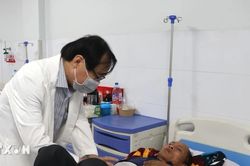 Vụ nghi ngộ độc sau khi ăn bánh mỳ tại Quảng Ngãi: 55 người đã phải nhập viện