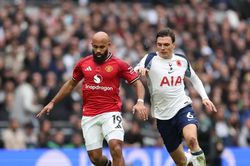 Man United - Tottenham: Đối diện sức ép