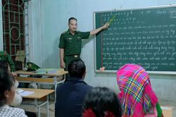Người lính trẻ gieo những 'mầm số' pháp luật nơi biên cương