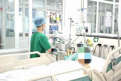 Cảnh báo nguy cơ sốc sốt xuất huyết ở người trẻ khỏe mạnh