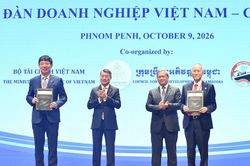 Vietnam Airlines mở rộng hợp tác phát triển du lịch Việt Nam - Lào - Campuchia