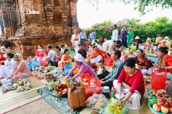 Sắc màu văn hóa Lễ hội Katê