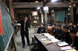 Lớp học đặc biệt gìn giữ chữ Nôm Dao ở Tả Phìn