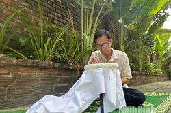 Người "giữ hồn" nghề thêu Văn Lâm