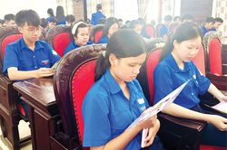 Trang bị kiến thức để trẻ em gái tự bảo vệ mình