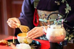 Vì sao người Nhật rất thích uống trà nhưng lại kiêng tặng trà làm quà?
