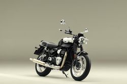 Triumph Bonneville T40: Dấu ấn quý tộc Anh trên mẫu mô tô hạng trung