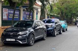 Phường Thông Tây Hội: Cần xử lý nghiêm tình trạng xe ôtô đậu nơi có biển cấm tại khu vực cổng trường