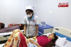 Số ca nghi ngộ độc sau khi ăn bánh mì vỉa hè ở Quảng Ngãi tăng lên 55 người
