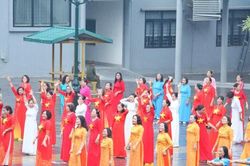 Phường Phú Thượng sôi nổi hoạt động chào mừng các ngày lễ lớn