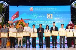 Khen thưởng 7 tập thể, 66 cá nhân có nhiều đóng góp trong hoạt động của Đoàn Luật sư thành phố Hà Nội