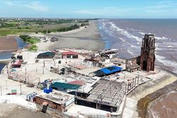 Cận cảnh hàng loạt công trình quanh Nhà thờ đổ Hải Lý ở Ninh Bình bị tháo dỡ