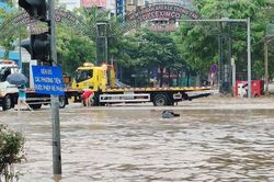 Miền Bắc, miền Trung đồng loạt mưa dông