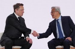 SpaceX và các ông lớn công nghệ 'xoay' tỷ USD mua chip AI