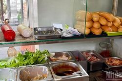 Bộ Y tế chỉ đạo khẩn vụ nhiều người nghi ngộ độc bánh mì ở Quảng Ngãi