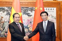 Chủ tịch Quốc hội Trần Thanh Mẫn hội kiến Chủ tịch Chính hiệp Trung Quốc Vương Hộ Ninh
