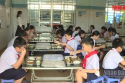 [Video] Cần chuẩn hóa bữa ăn học đường để bảo đảm sức khỏe học sinh