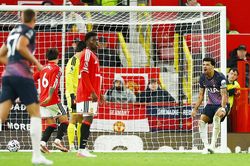 Tin thể thao (11-10): MU đánh rơi chiến thắng, Barca thể hiện sức mạnh
