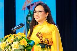Nhà thiết kế Nguyễn Lan Vy đón nhận thử thách mới, chung tay giữ gìn nét đẹp tà áo dài