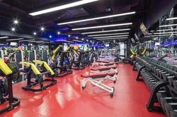 California Fitness thu phí một số lớp, điều chỉnh hoạt động cơ sở