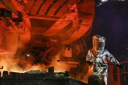 Indonesia cân nhắc tạm dừng xây dựng các nhà máy luyện niken mới