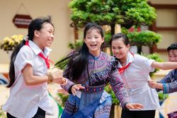 Ngày Quốc tế Trẻ em gái 11/10: Phát động chiến dịch toàn cầu 'Viết lại tương lai em gái'