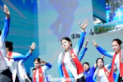Giới trẻ Thủ đô bùng nổ 'Bước nhảy Tôi yêu Tổ quốc tôi - Tự hào Thanh niên Việt Nam'