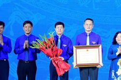 Hội LHTN Việt Nam vinh dự nhận Huân chương Lao động hạng Nhất