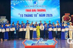 Đà Nẵng trao Giải thưởng '15 tháng 10' và 'Thanh niên sống đẹp'