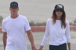 Siêu mẫu Cindy Crawford lần đầu lộ diện sau nỗi đau mất con trai