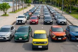 Top 10 xe bán chạy tháng 9: Toyota Yaris Cross và Innova chiếm ngôi đầu xe xăng