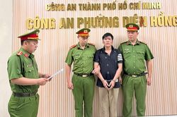 Bắt đối tượng rút dao đâm CSGT khi bị kiểm tra nồng độ cồn ở TPHCM