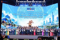 Vinh danh 100 doanh nhân tiêu biểu, khơi khát vọng vươn tầm doanh nghiệp Việt