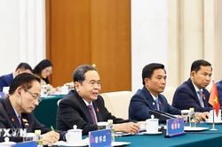 Chủ tịch Quốc hội Trần Thanh Mẫn hội kiến Chủ tịch Chính hiệp Toàn quốc Trung Quốc Vương Hộ Ninh