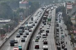 Hà Nội: Cảnh báo nguy cơ ùn tắc dây chuyền trên Vành đai 3 trên cao