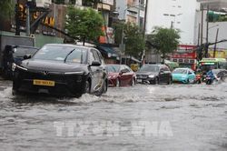 Triều cường dâng cao gây ngập sâu nhiều tuyến đường tại TP. Hồ Chí Minh