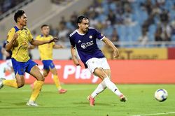 Hà Nội FC thắng vất vả tân binh Bắc Ninh, cắt chuỗi toàn thua