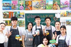 Vẽ cuộc đời bằng tri thức và nghị lực