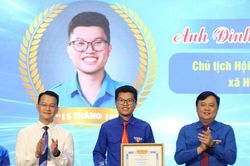 Đà Nẵng trao Giải thưởng '15 tháng 10' và 'Thanh niên sống đẹp'